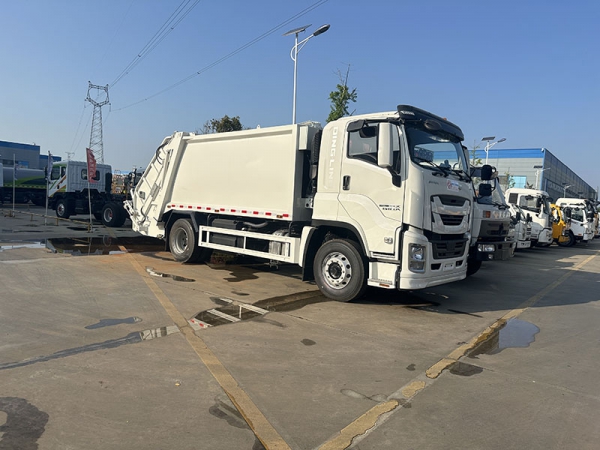 Isuzu 12 cubic meters compressed garbage truck