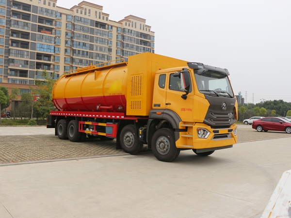 SINOTRUK Duty Vehicle Haowo Front Four Rear Eight Cleaning and Suction Trucks