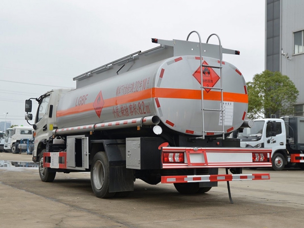 JAC V7 6000L Tanker Truck