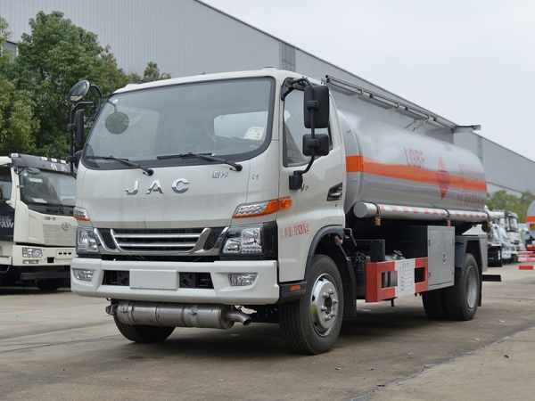 JAC V7 6000L Tanker Truck